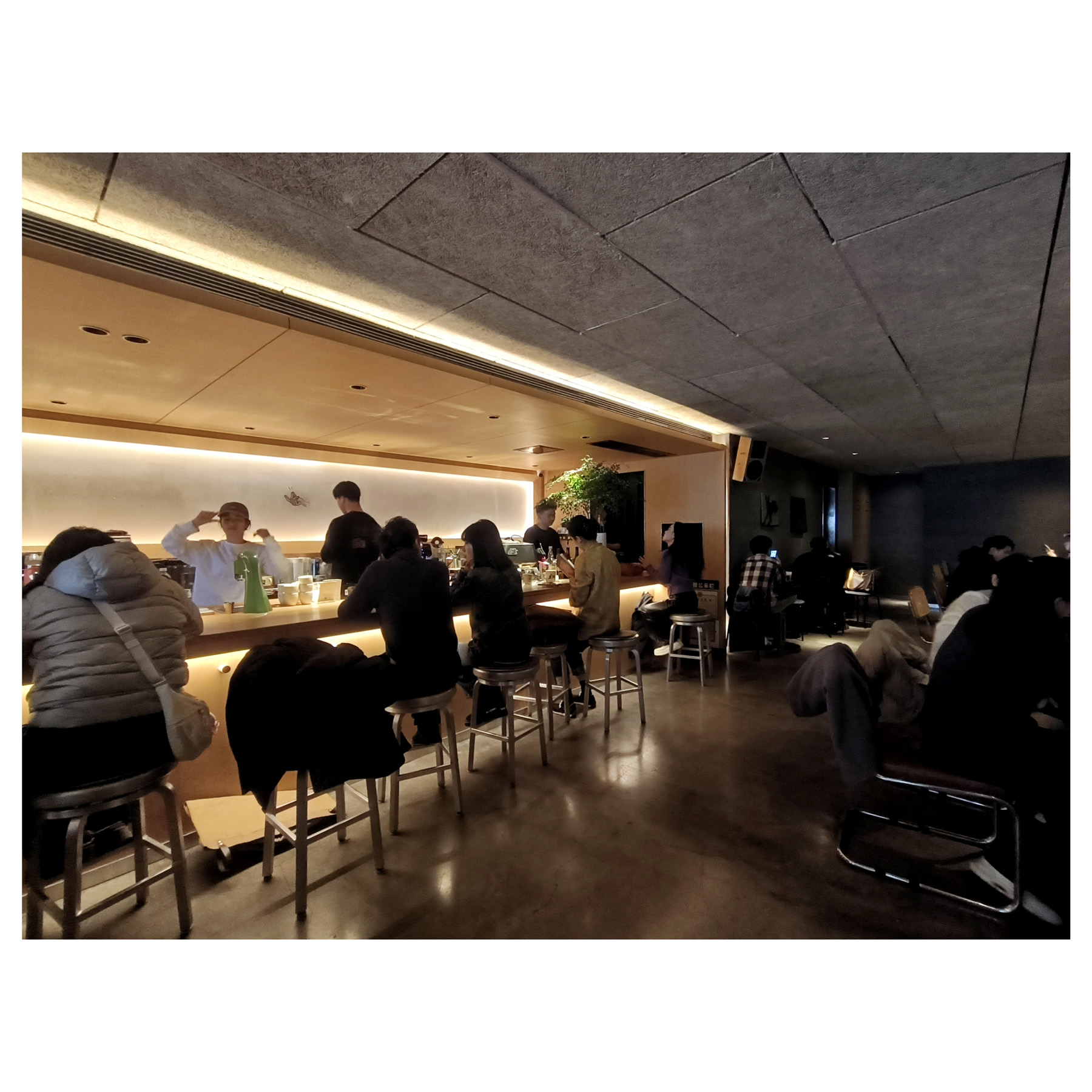 DuiDe Coffee Interior 2